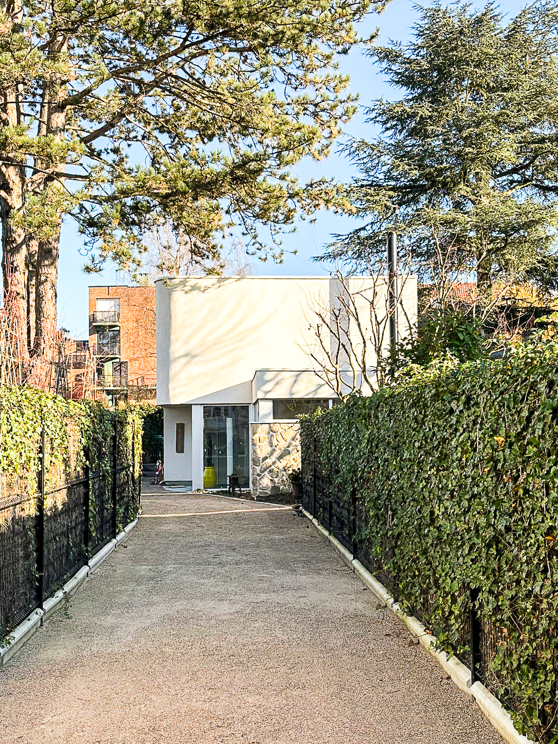 8230d554-4c78-4afa-8f8d-252c31f96ed5